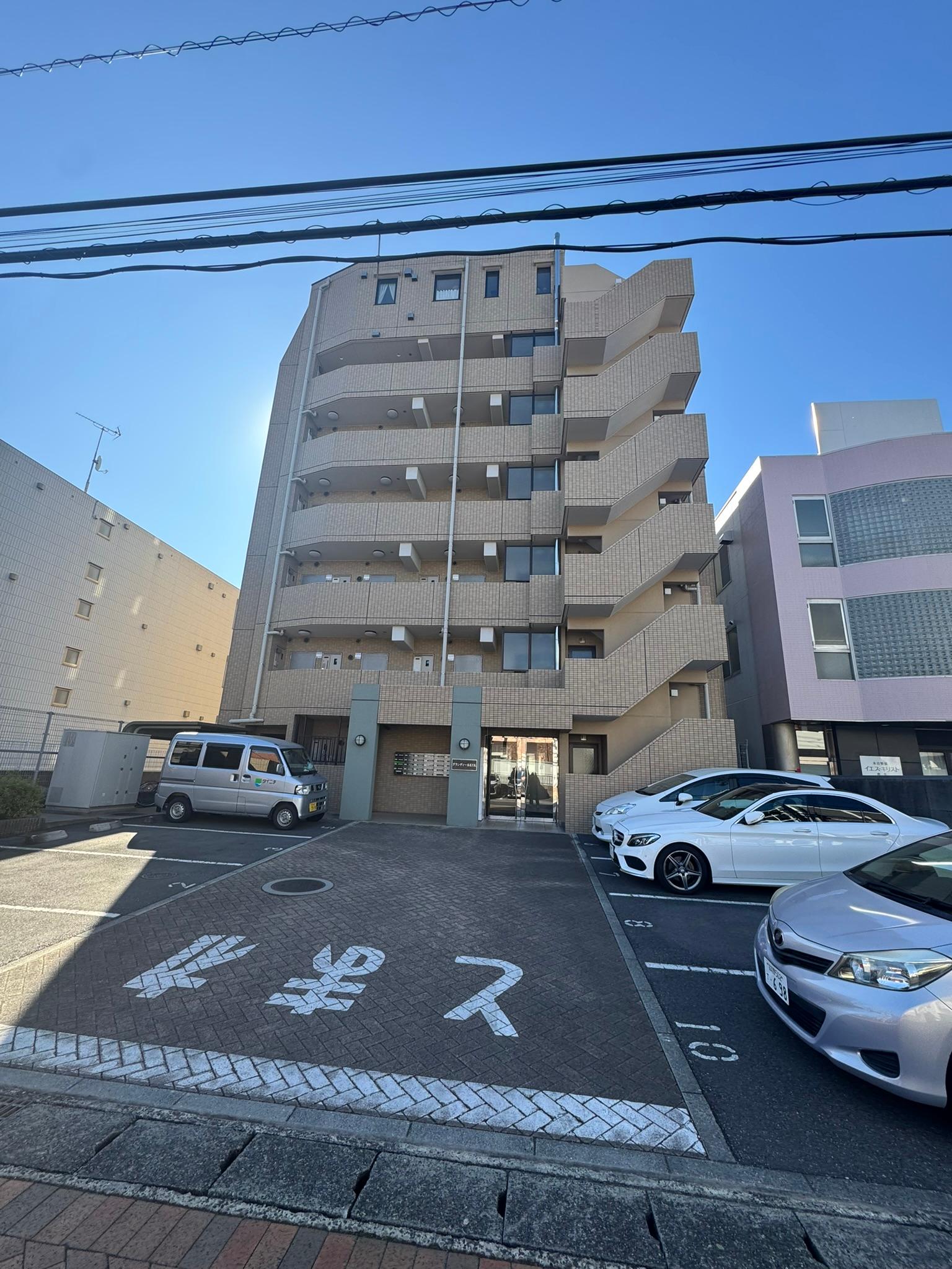 グランディールKYKの外観・駐車場イメージ2枚目