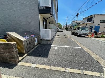 Ｋｏｓｍｏｓ(33358)の外観・駐車場イメージ1枚目