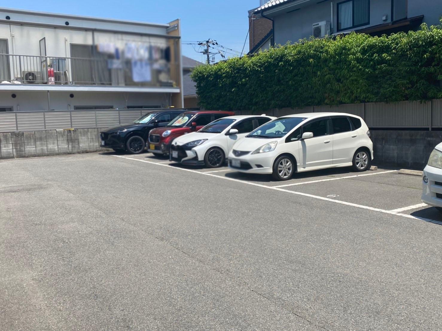 岡村第二駐車場の外観・駐車場イメージ3枚目