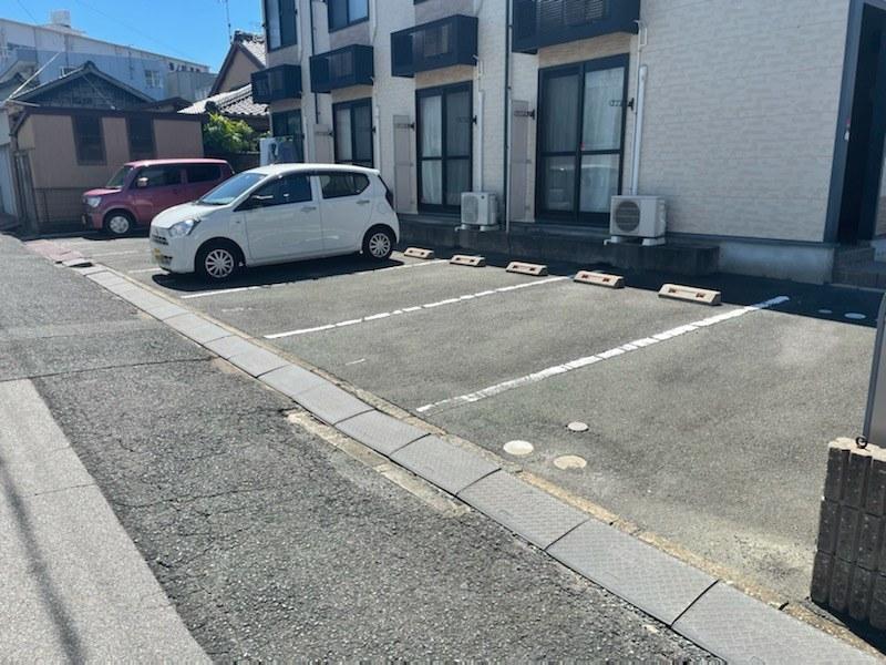 老松町(39178)の外観・駐車場イメージ1枚目