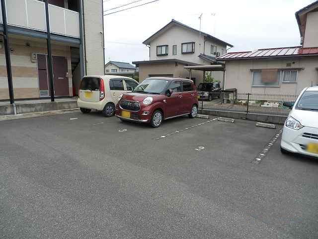 エーデルヴァイス(34552)の外観・駐車場イメージ1枚目