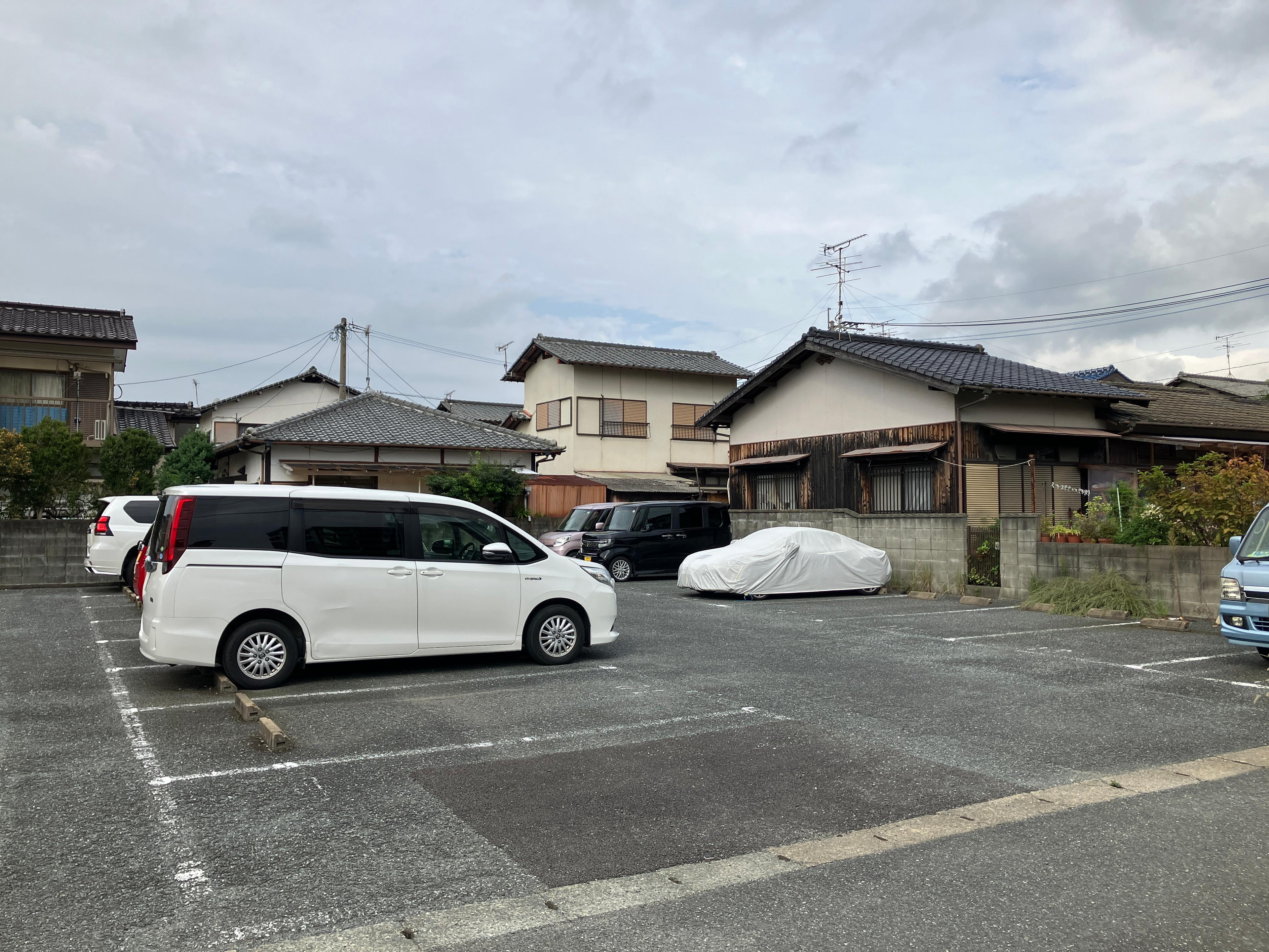 まゆ月極駐車場の外観・駐車場イメージ3枚目