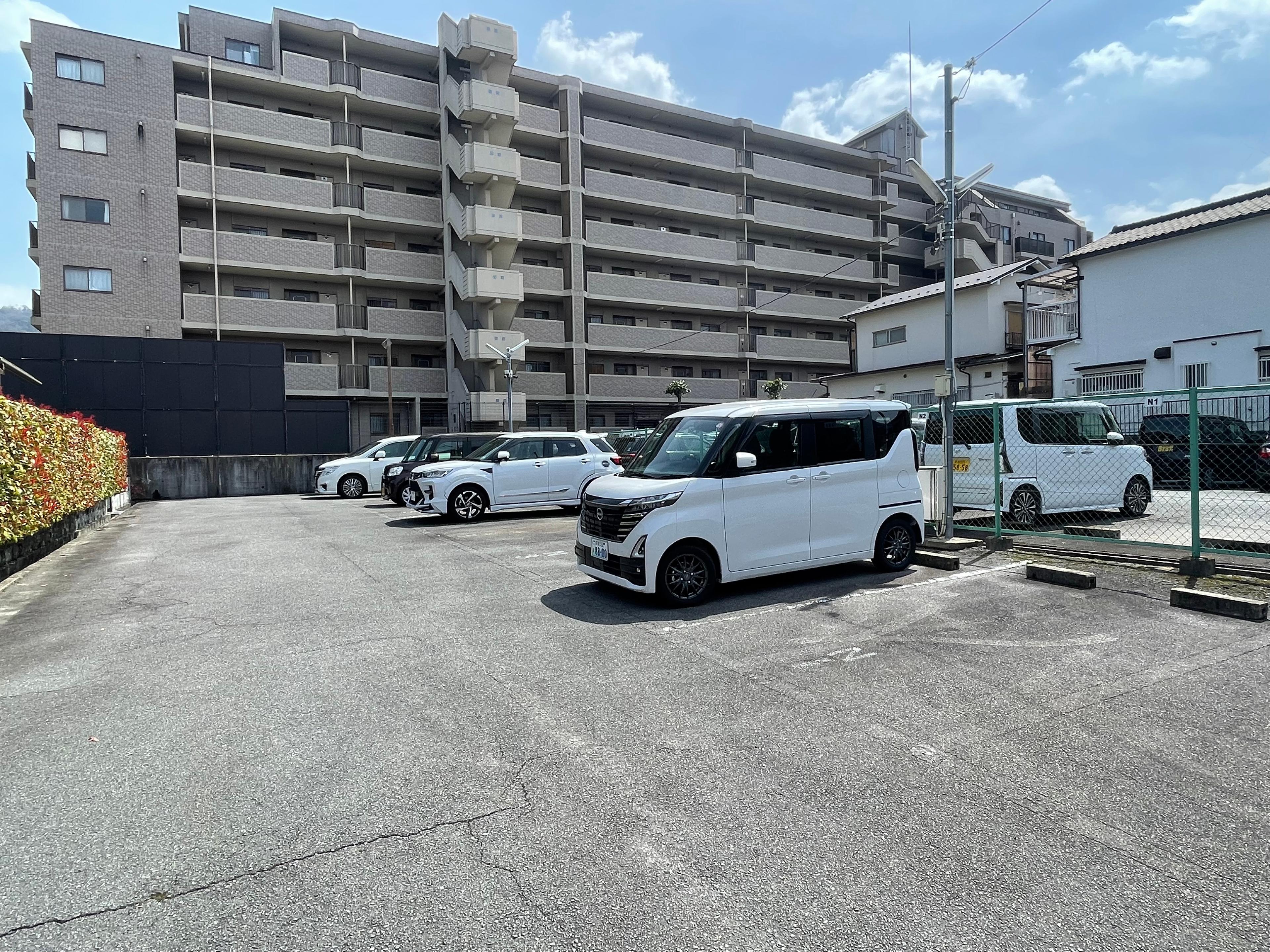 谷下りガレージの外観・駐車場イメージ2枚目