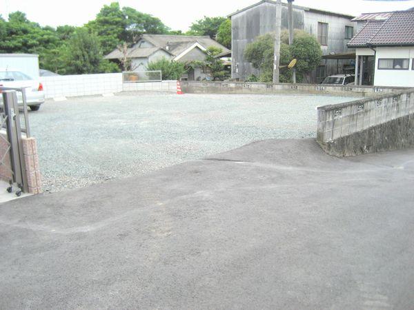 桜木4丁目駐車場の外観・駐車場イメージ3枚目