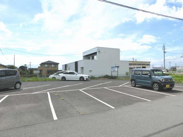 ワイズ・大和町苅安賀 第1駐車場の外観・駐車場イメージ2枚目