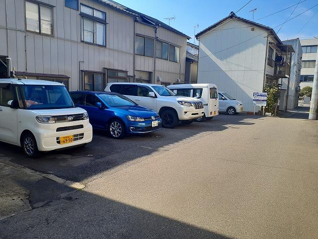 みどりガレージの外観・駐車場イメージ1枚目