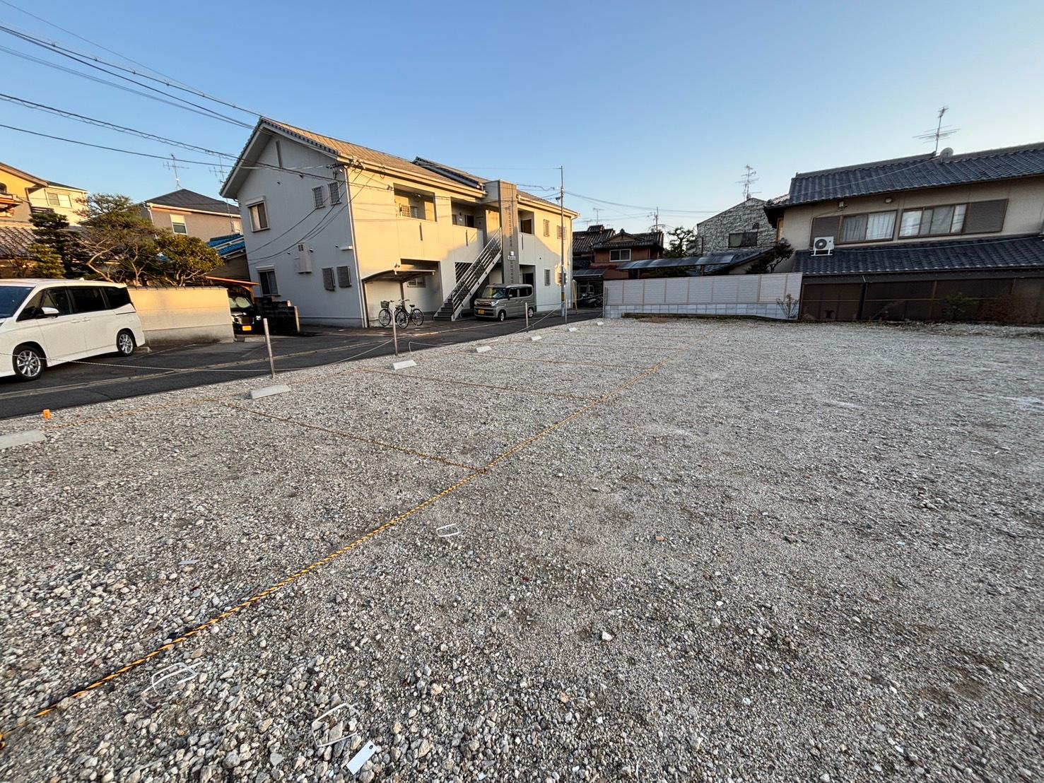 深草極楽寺町ガレージ2の外観・駐車場イメージ2枚目