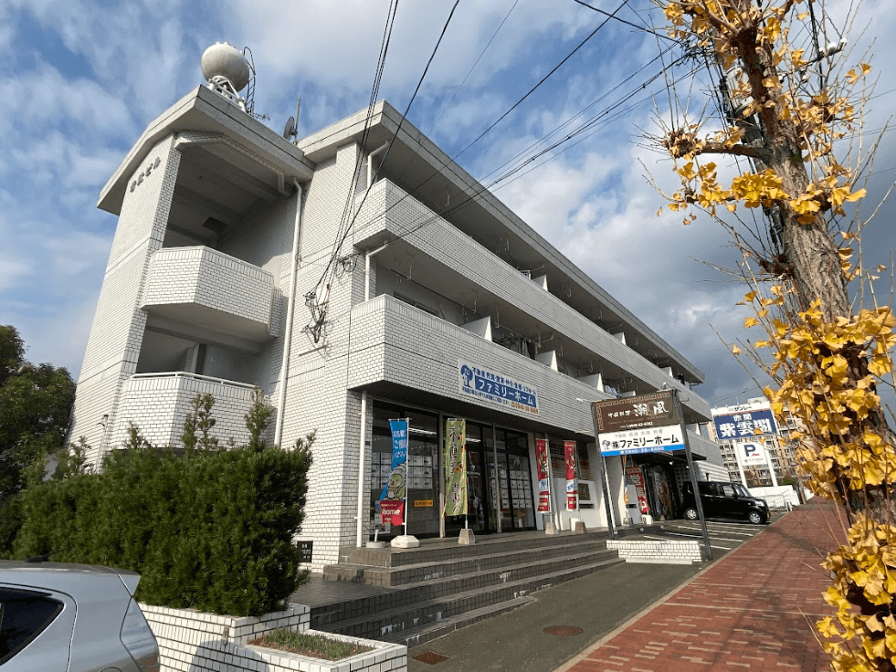 ｳﾞｨﾚｯﾀ赤間駅前の外観・駐車場イメージ1枚目