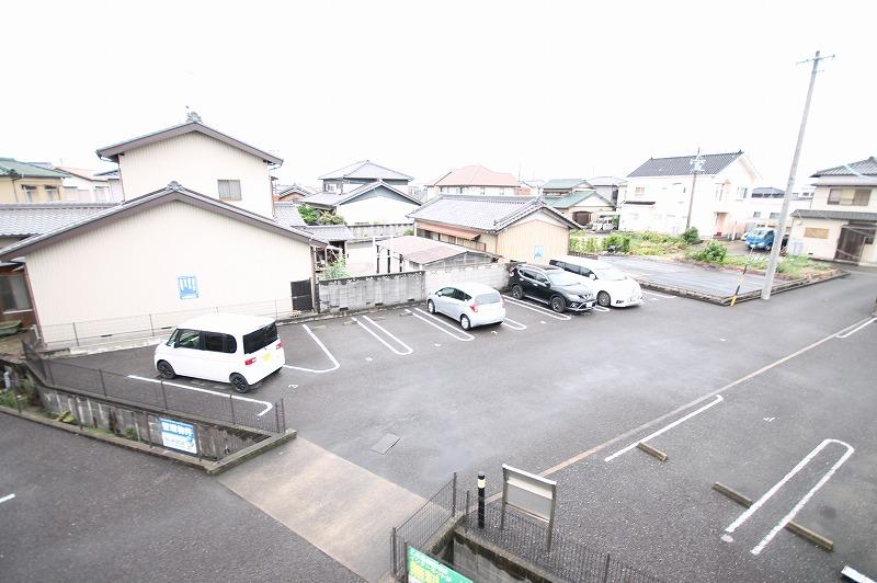 140347ｺﾝﾌｫｰﾄ 西端の外観・駐車場イメージ1枚目