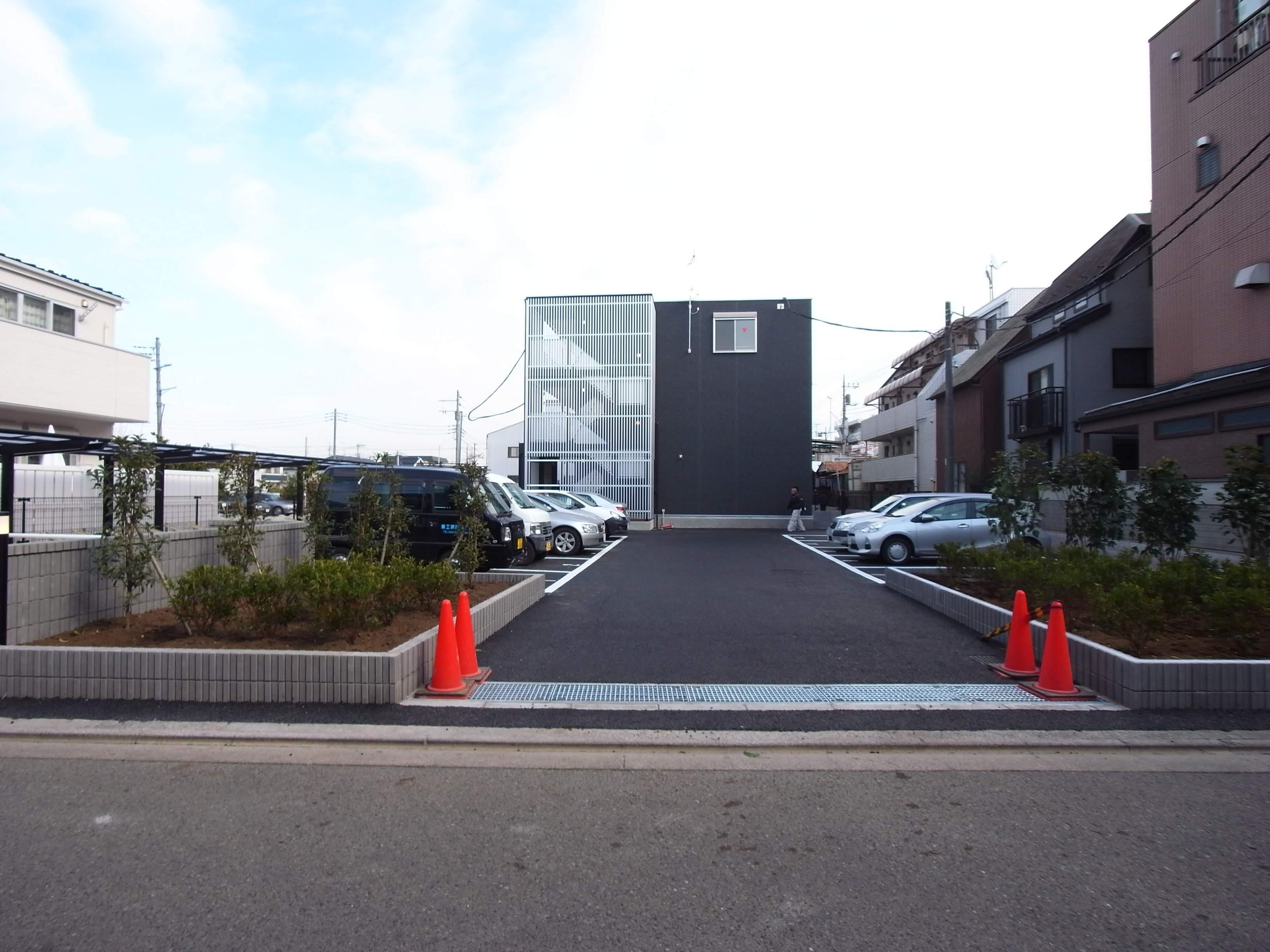 リブリ・シャイニー平松の外観・駐車場イメージ1枚目