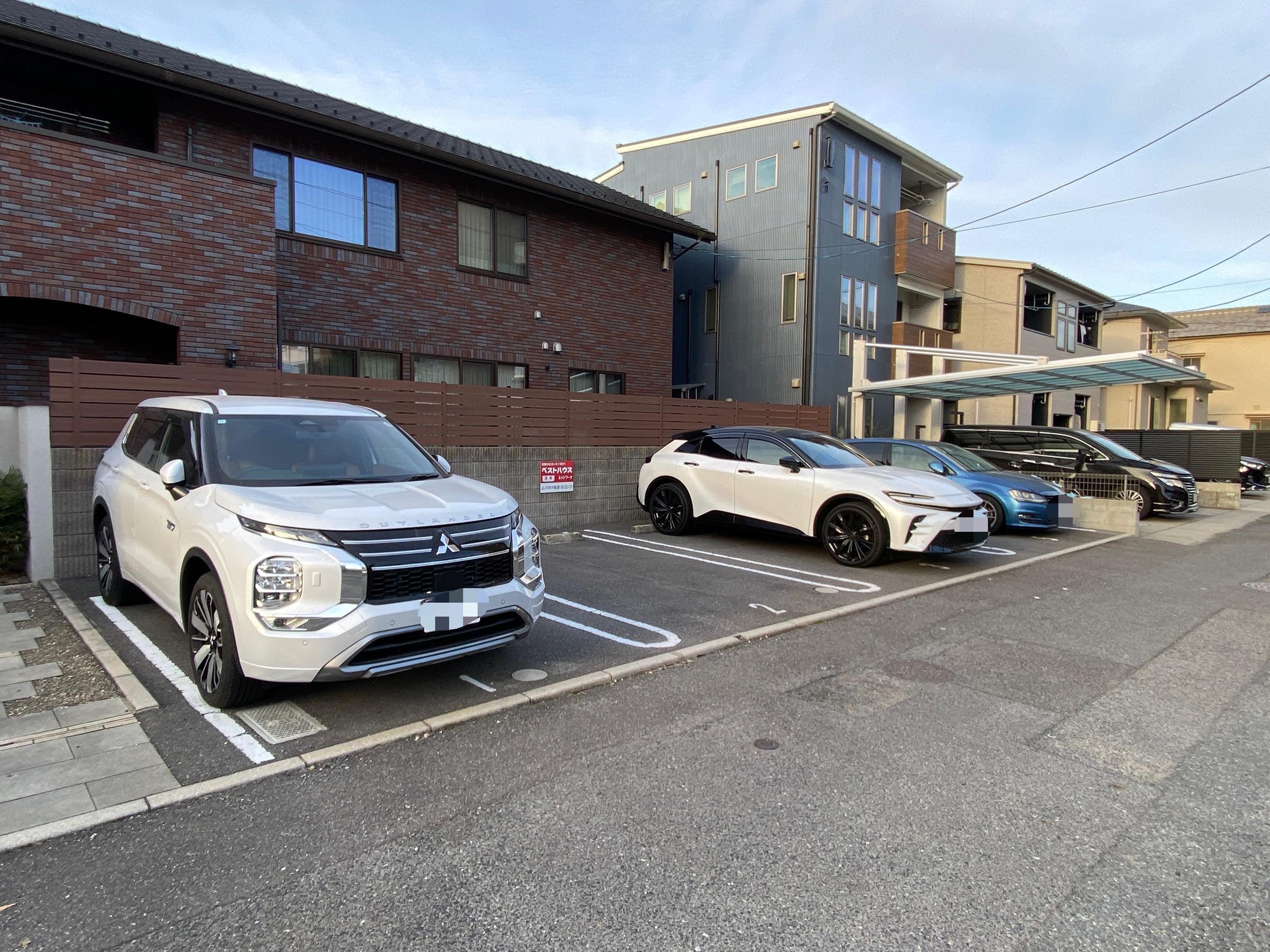 皆実町ガレージの外観・駐車場イメージ3枚目