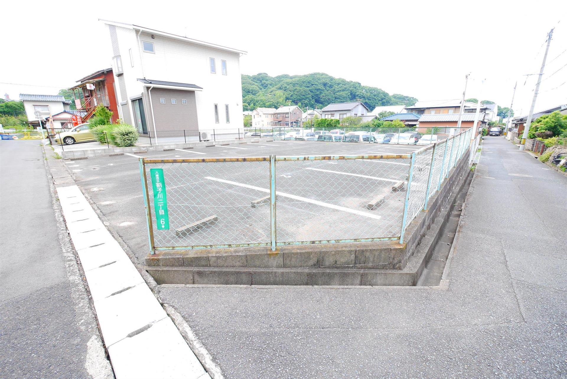 ジョイフル割子川西部駐車場Ⅱの外観・駐車場イメージ2枚目