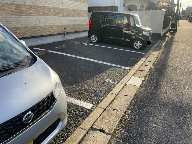 ヴィクトリーヴィラ(28583)の外観・駐車場イメージ1枚目