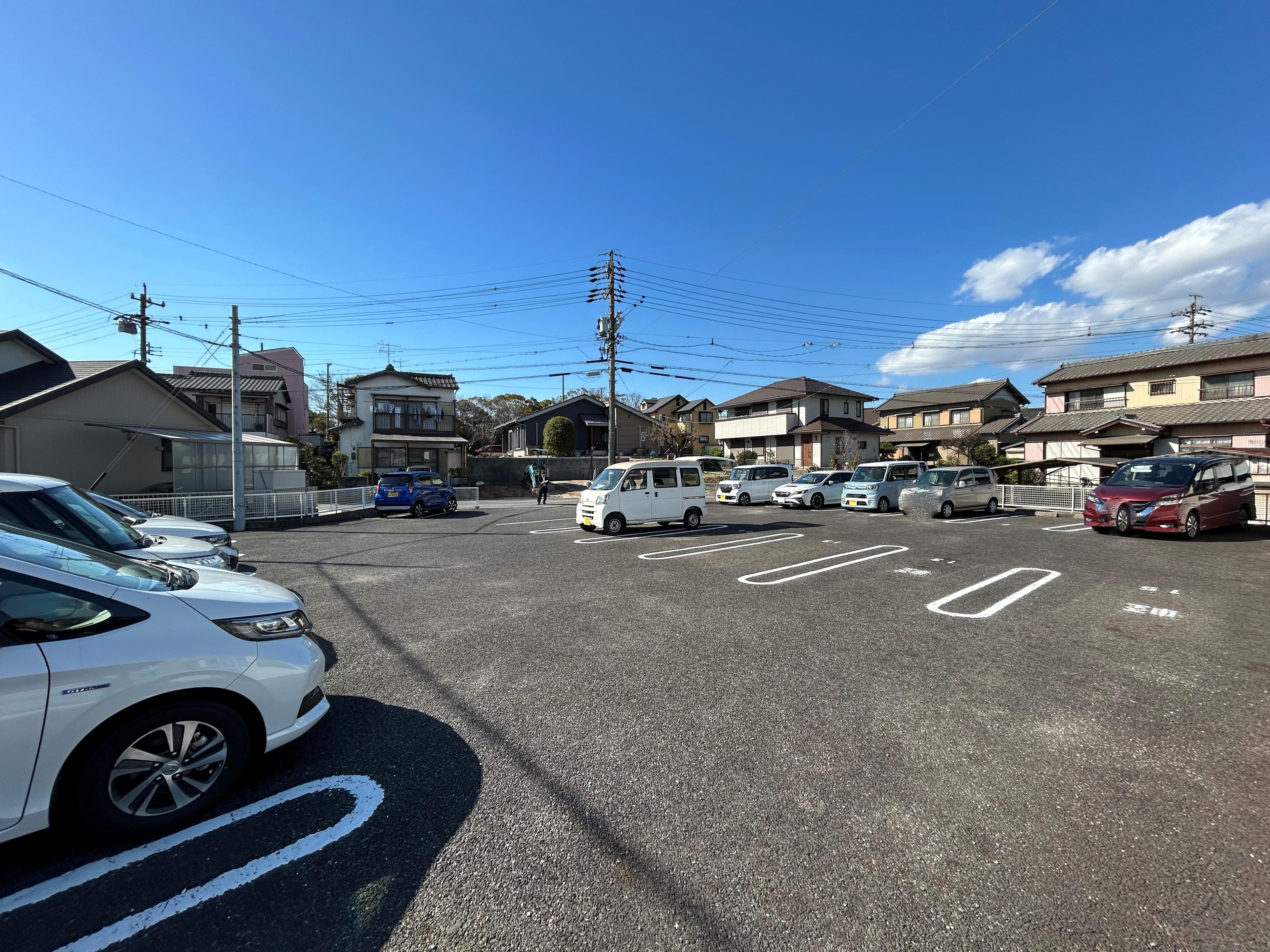 000070の外観・駐車場イメージ3枚目