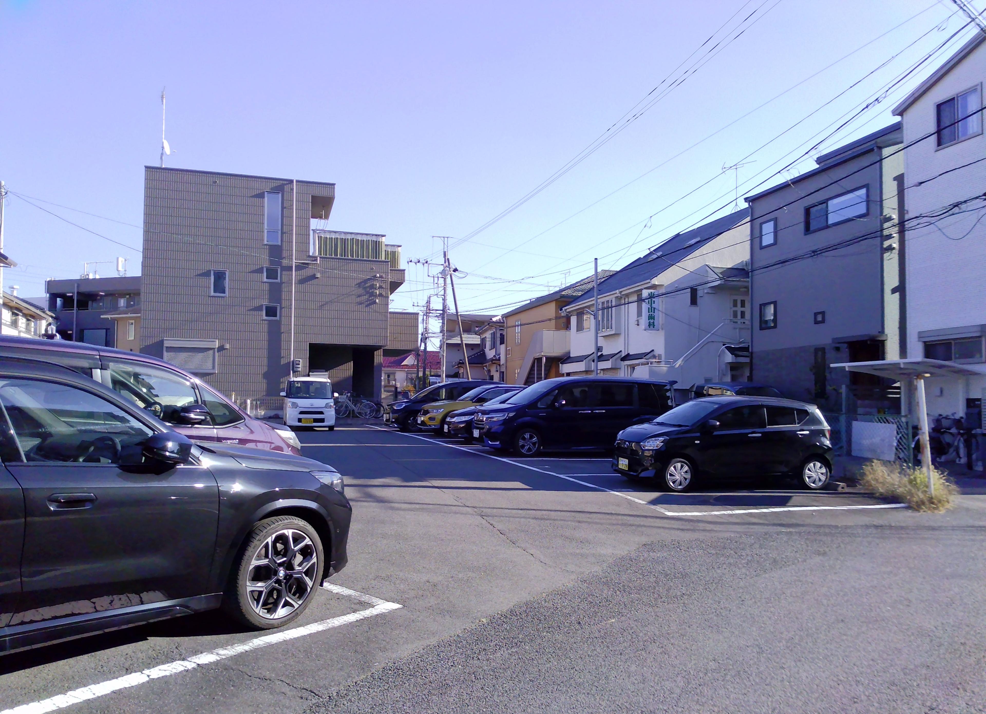 【56587】東中山2丁目駅前駐車場の外観・駐車場イメージ1枚目