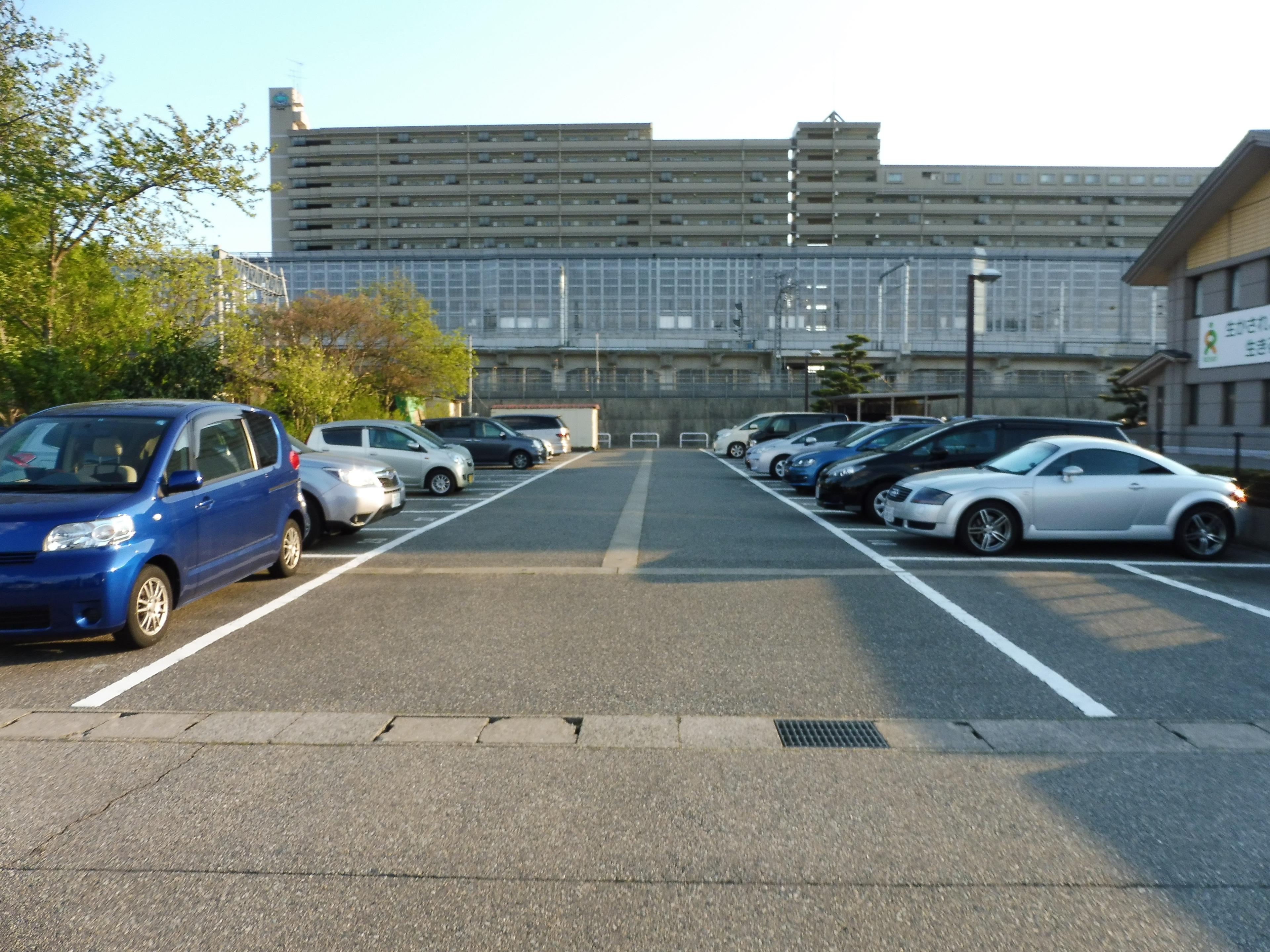 牛島本町1丁目月極駐車場の外観・駐車場イメージ2枚目