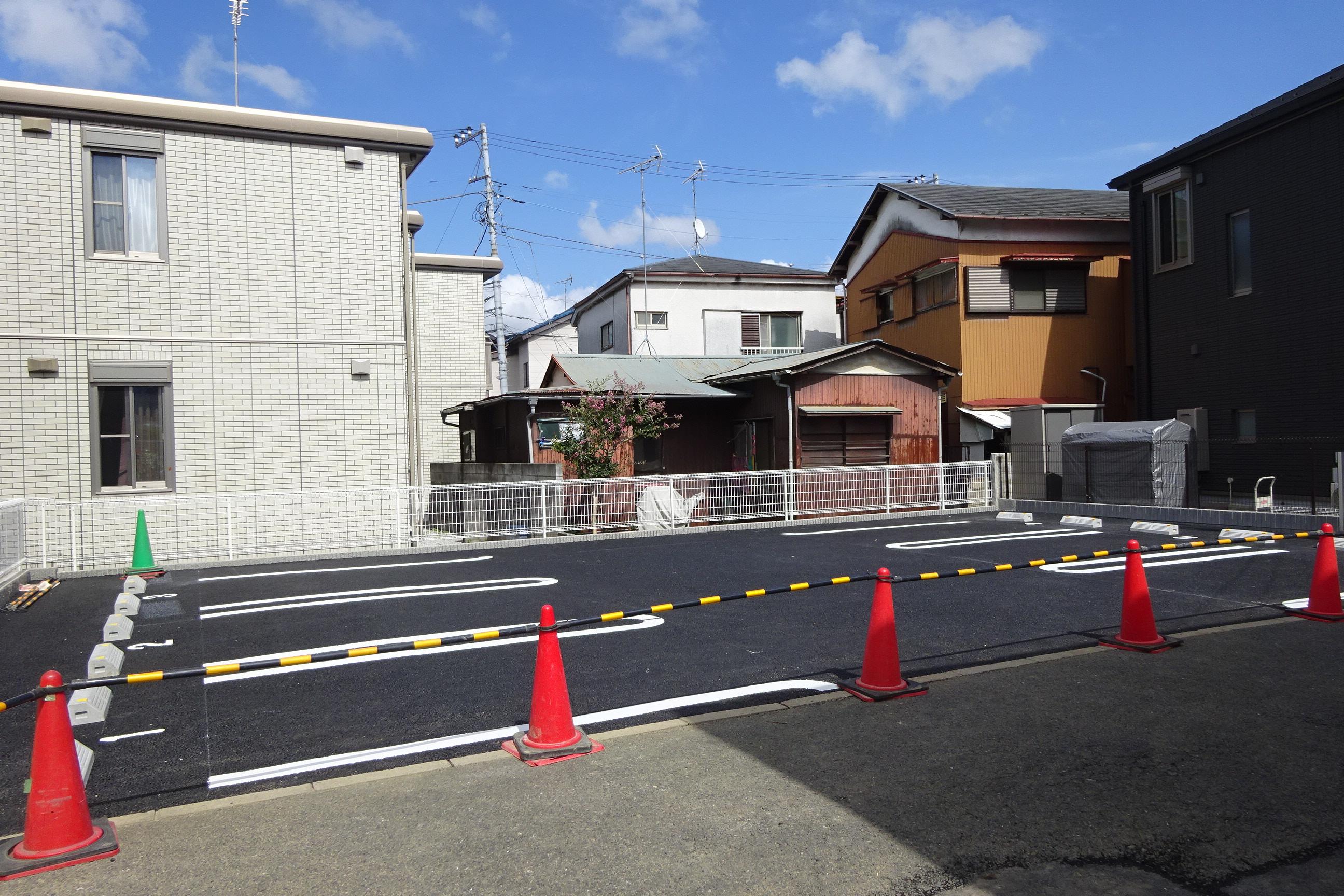 ピュアブルック敷地内駐車場の外観・駐車場イメージ2枚目