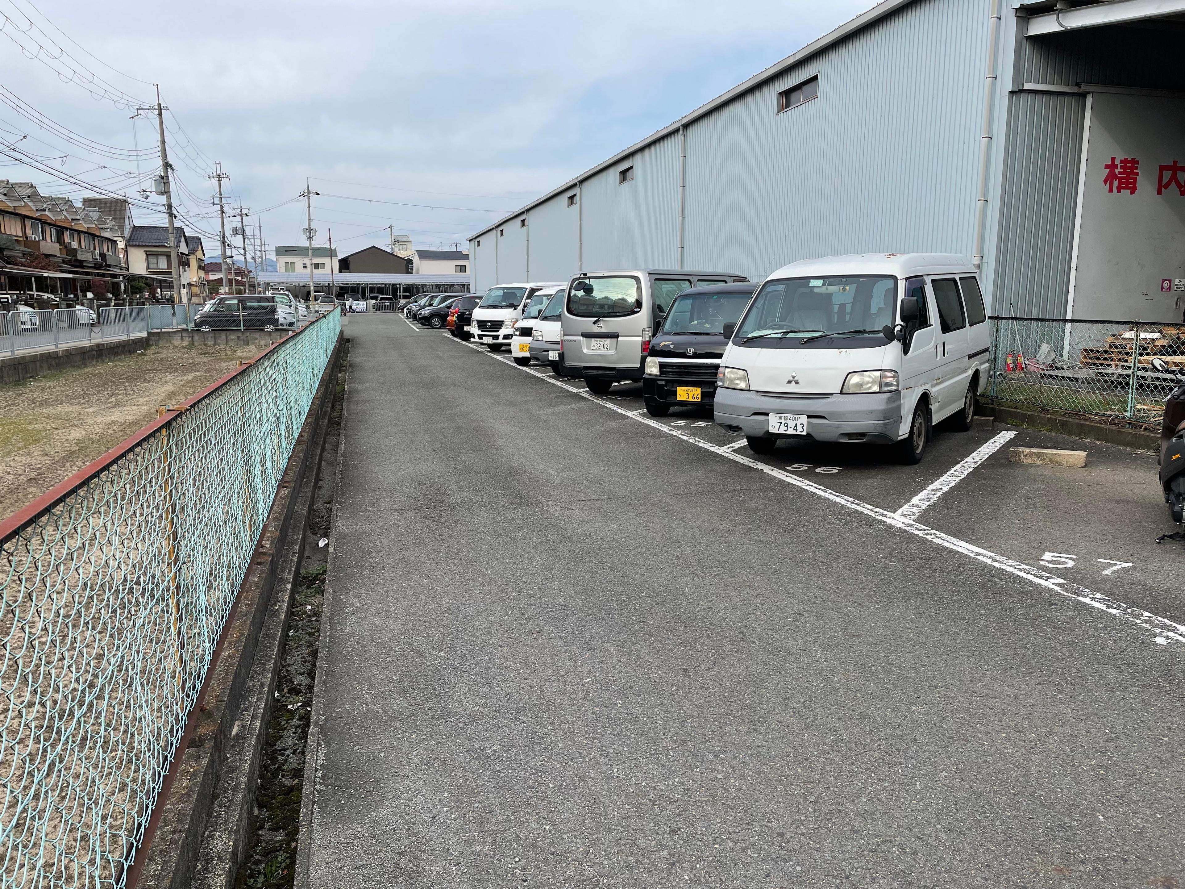 山﨑ガレージの外観・駐車場イメージ3枚目