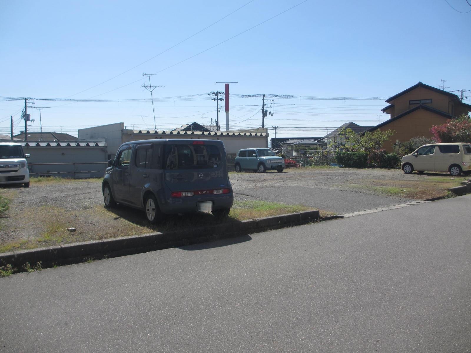 第10駐車場の外観・駐車場イメージ2枚目