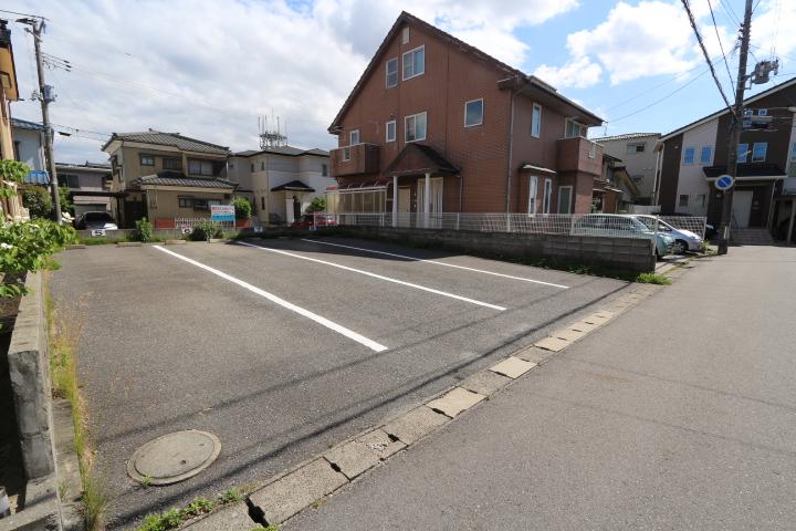 恵町さくらガレージの外観・駐車場イメージ2枚目