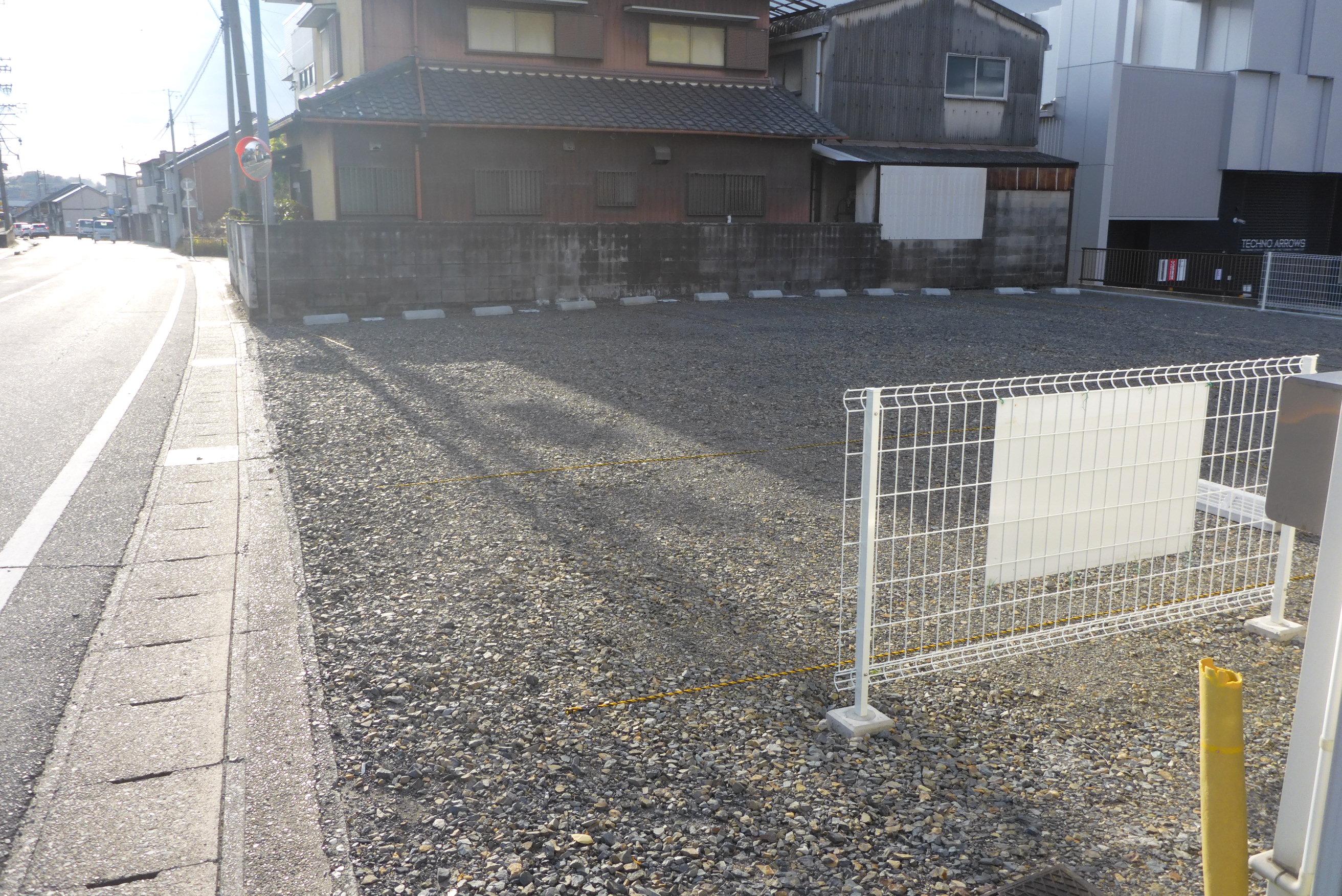 新郷駐車場の外観・駐車場イメージ3枚目