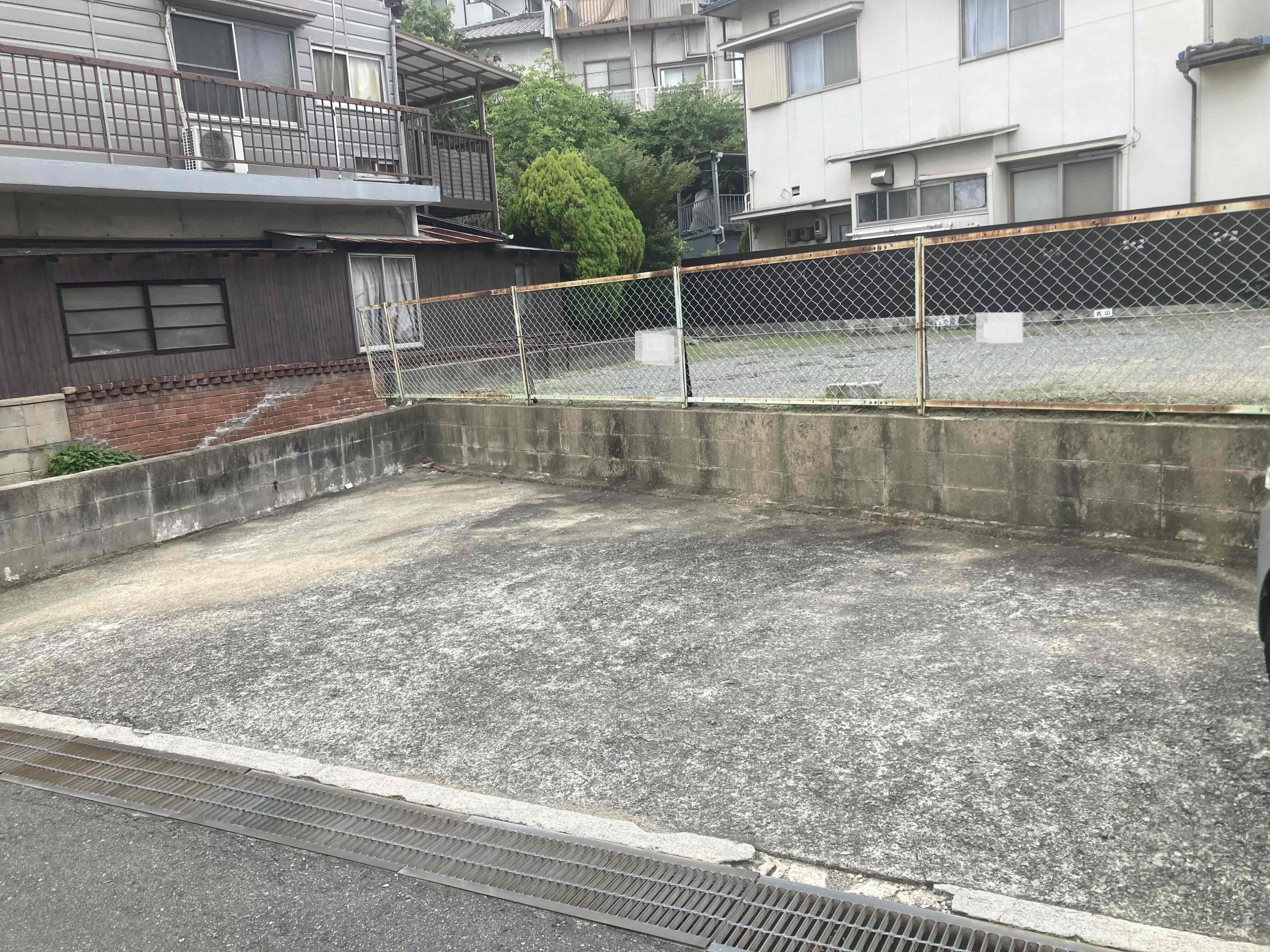 髙橋ガレージ（宮原３丁目　宮原高校前）の外観・駐車場イメージ2枚目