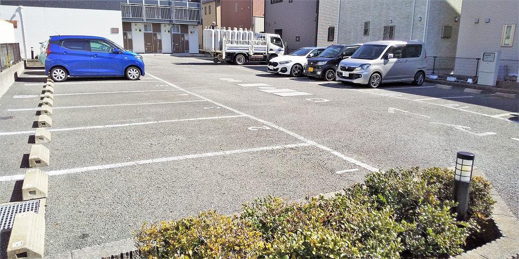 アドミラブール(27272)の外観・駐車場イメージ1枚目