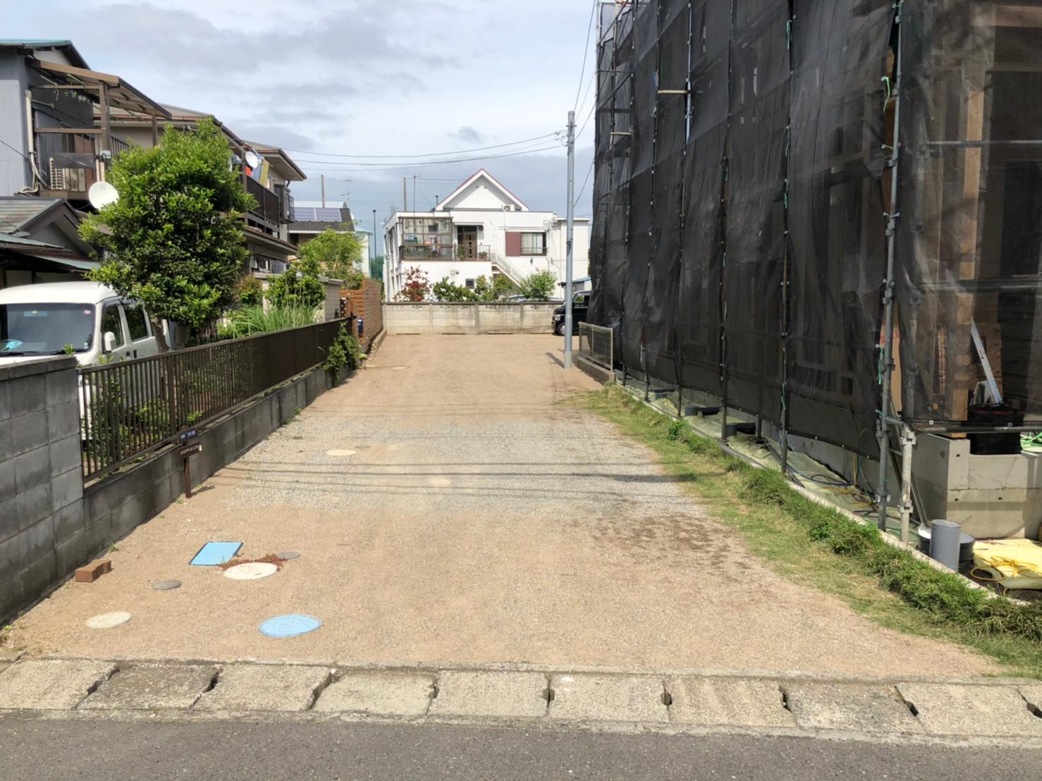 江南東月極駐車場の外観・駐車場イメージ3枚目