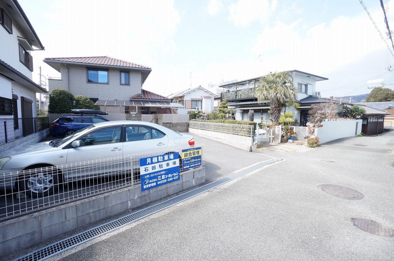 石田駐車場の外観・駐車場イメージ2枚目