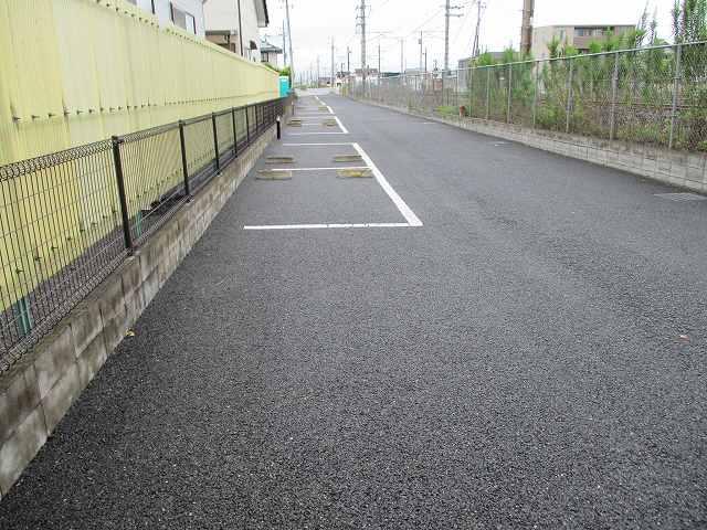 ティラーノ(43177)の外観・駐車場イメージ1枚目