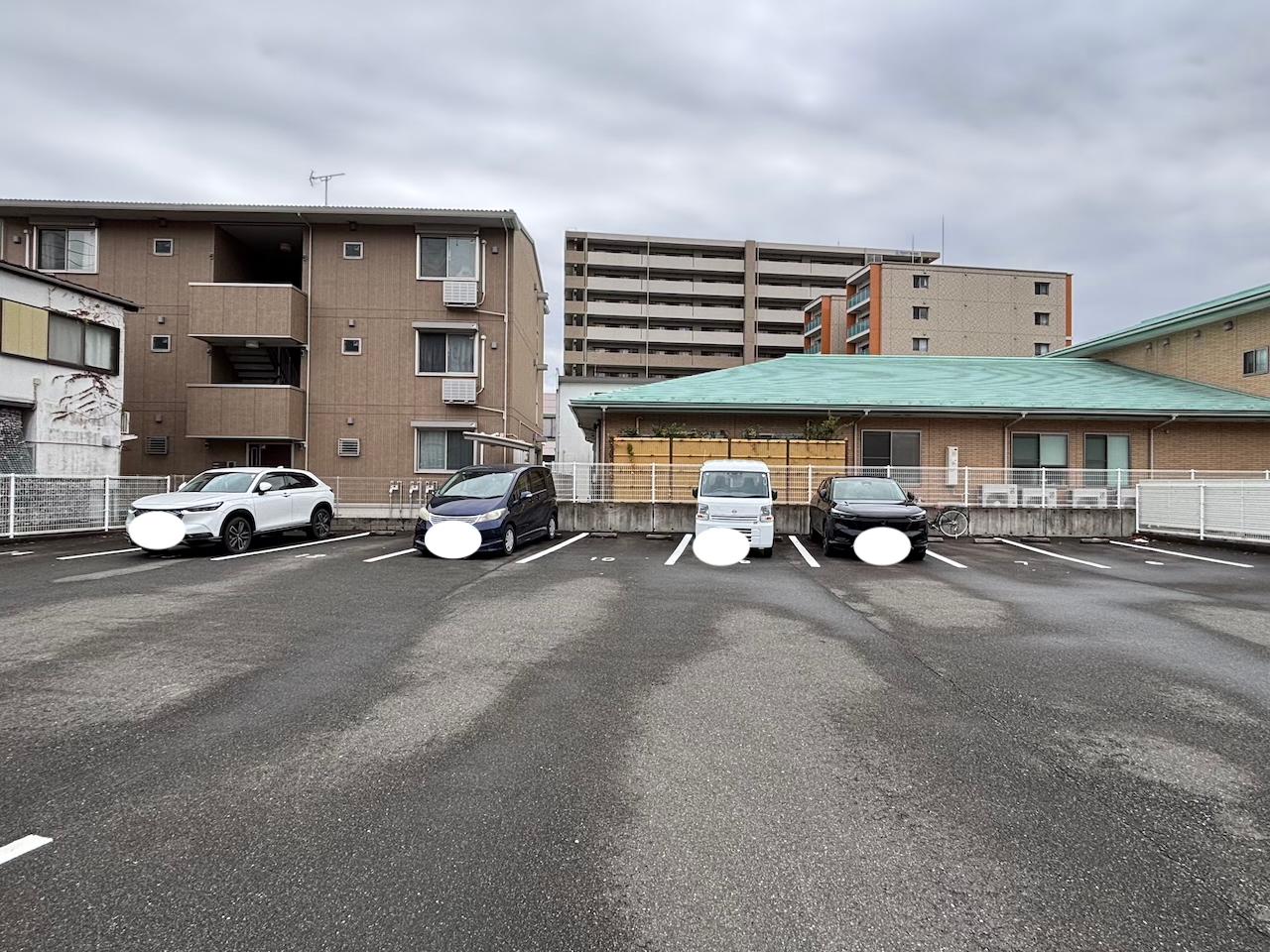 吉塚8丁目月極駐車場の外観・駐車場イメージ1枚目