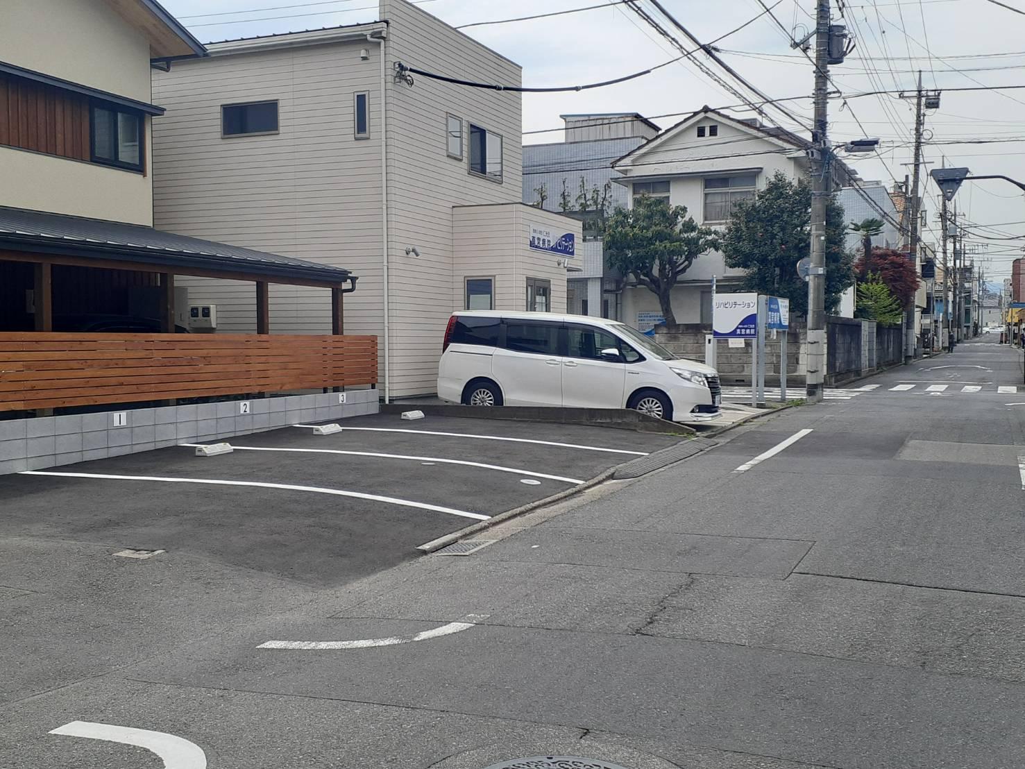 ワイツーパーキングの外観・駐車場イメージ3枚目