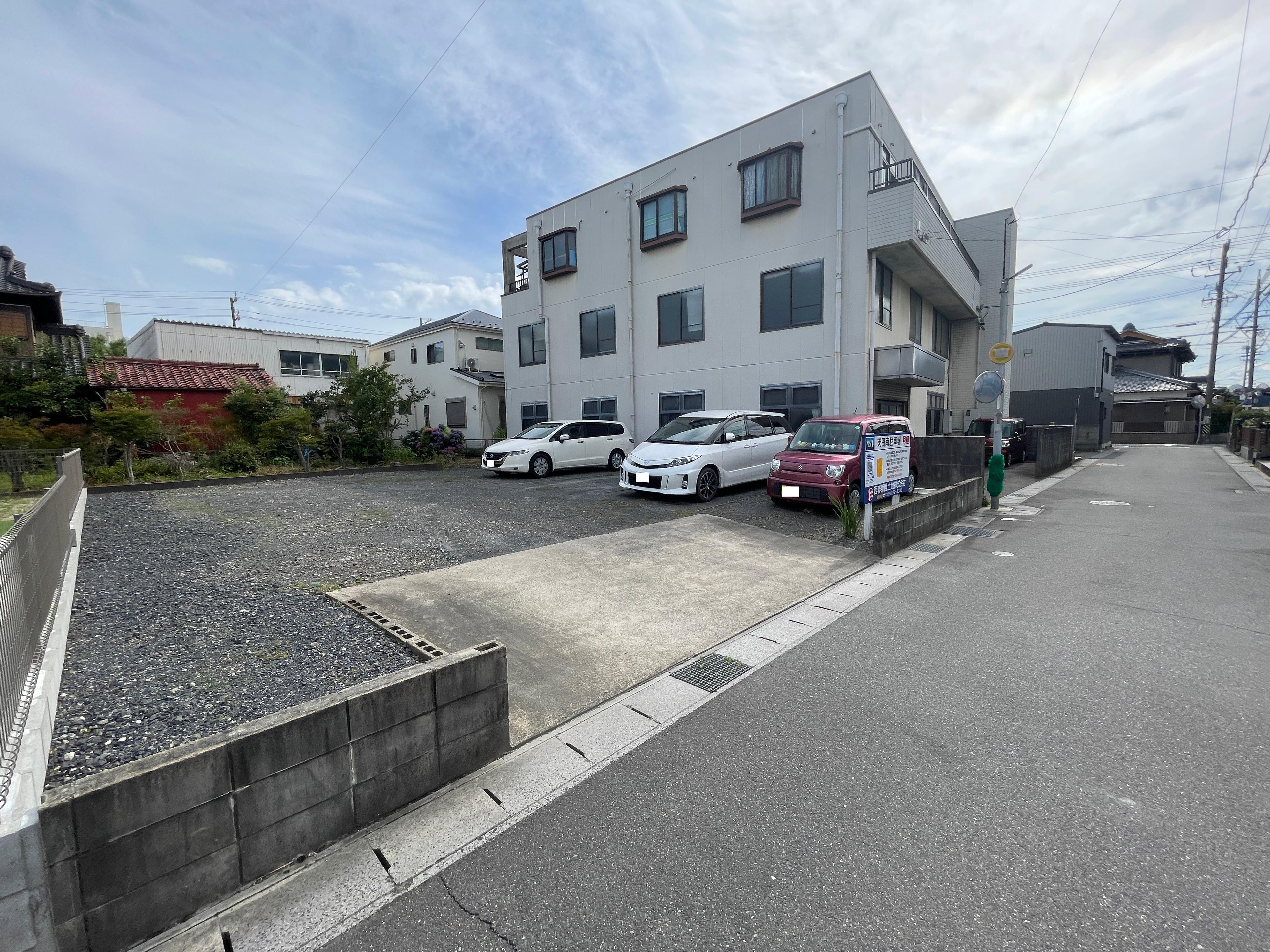 天田南駐車場の外観・駐車場イメージ2枚目