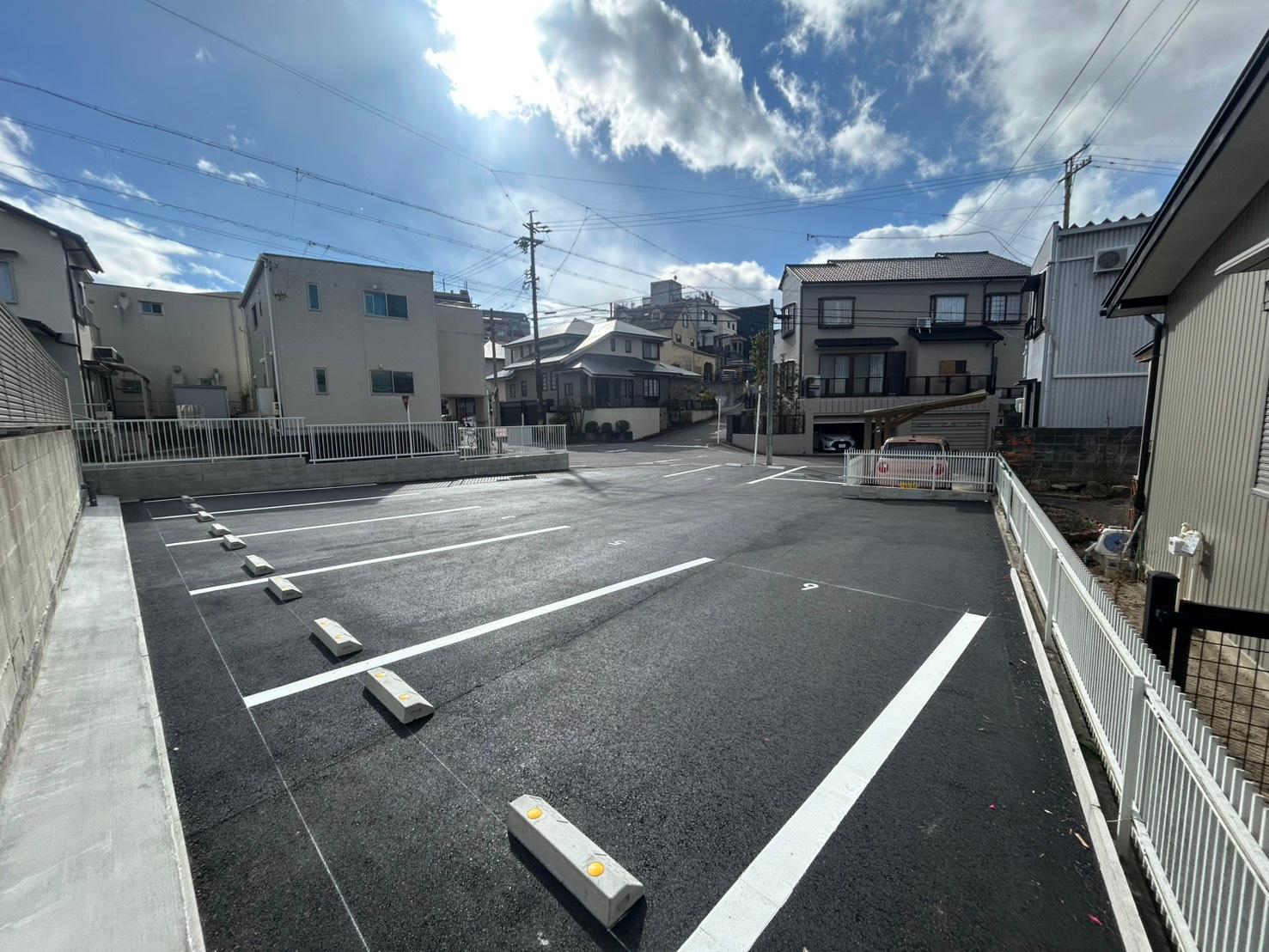 ＡＯＮ２３３パーキングの外観・駐車場イメージ2枚目