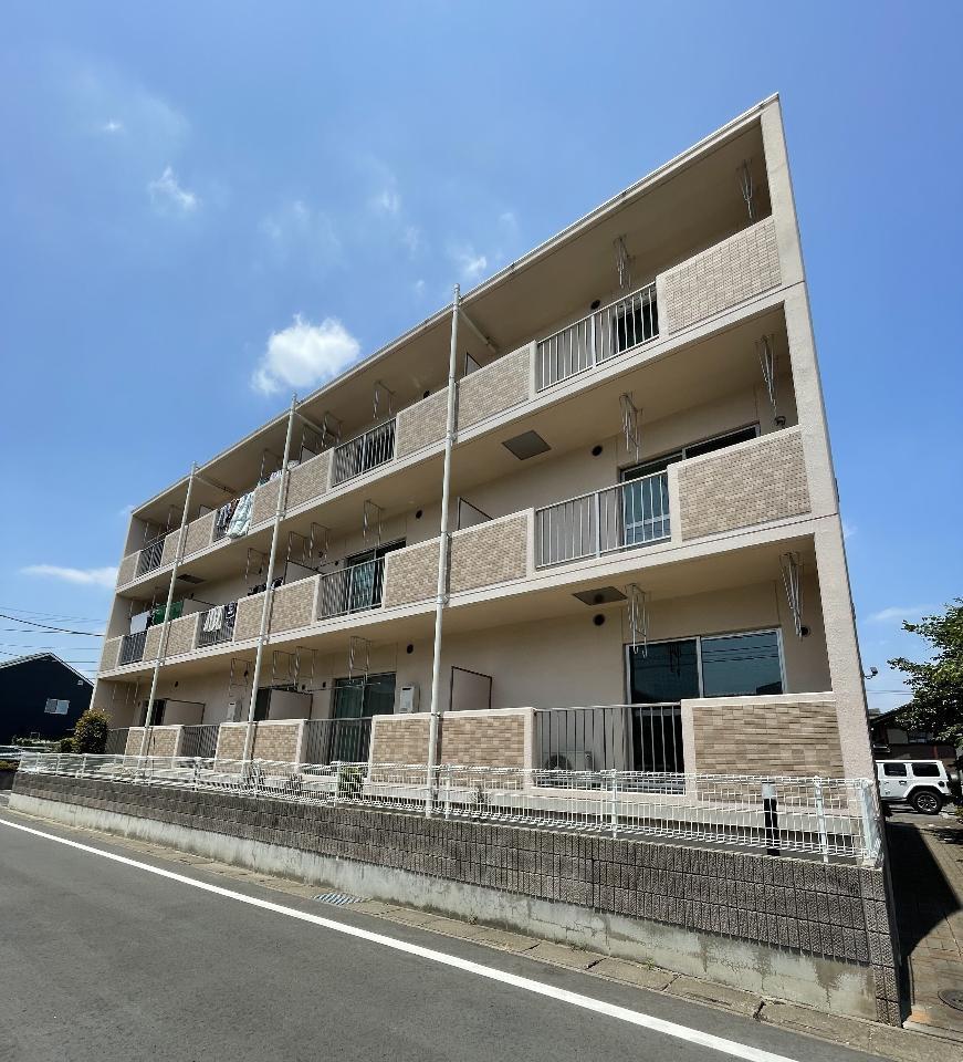 越谷市大字弥十郎駐車場（マンションプラティーノ）の外観・駐車場イメージ1枚目