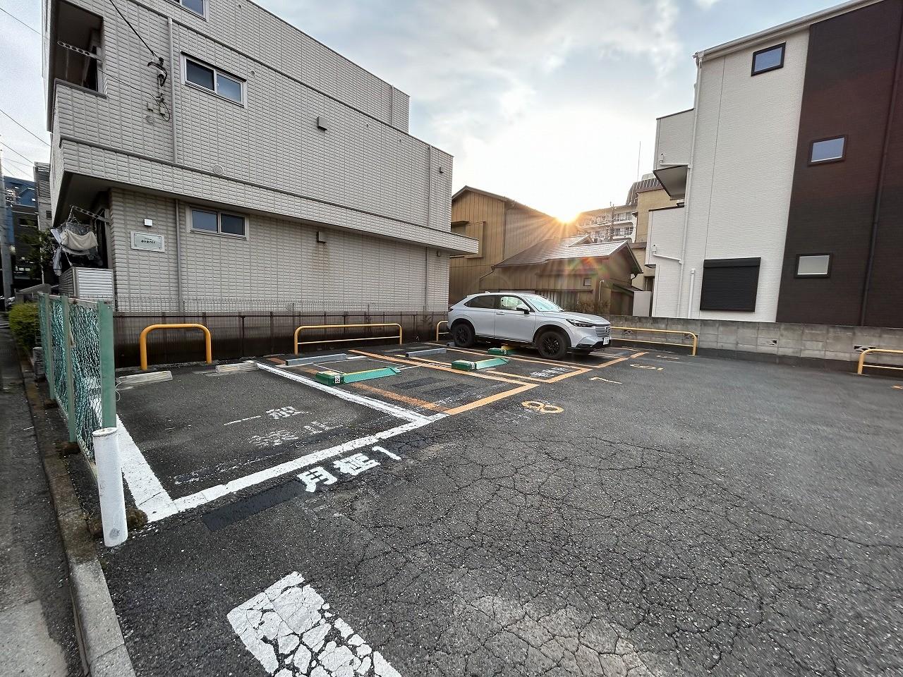 国領町１丁目第４の外観・駐車場イメージ2枚目