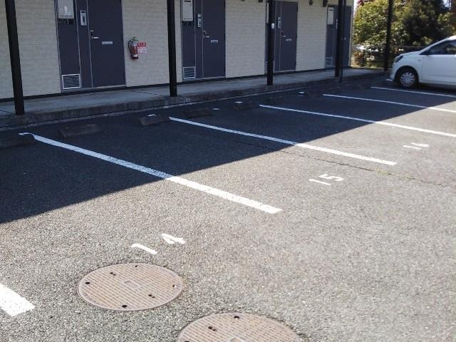 グランシャリオⅡ(33820)の外観・駐車場イメージ2枚目