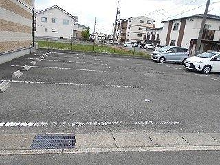ラオ(36079)の外観・駐車場イメージ1枚目