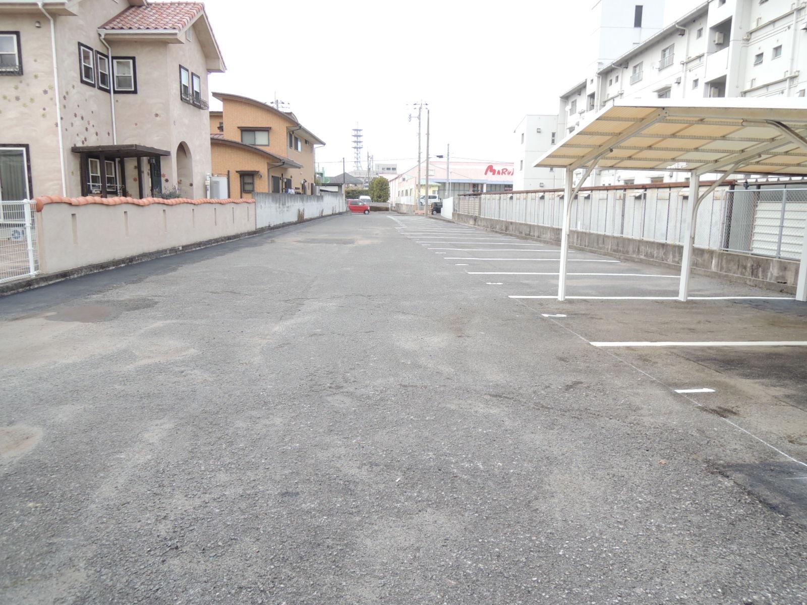 ロイヤルメゾン月極駐車場の外観・駐車場イメージ3枚目