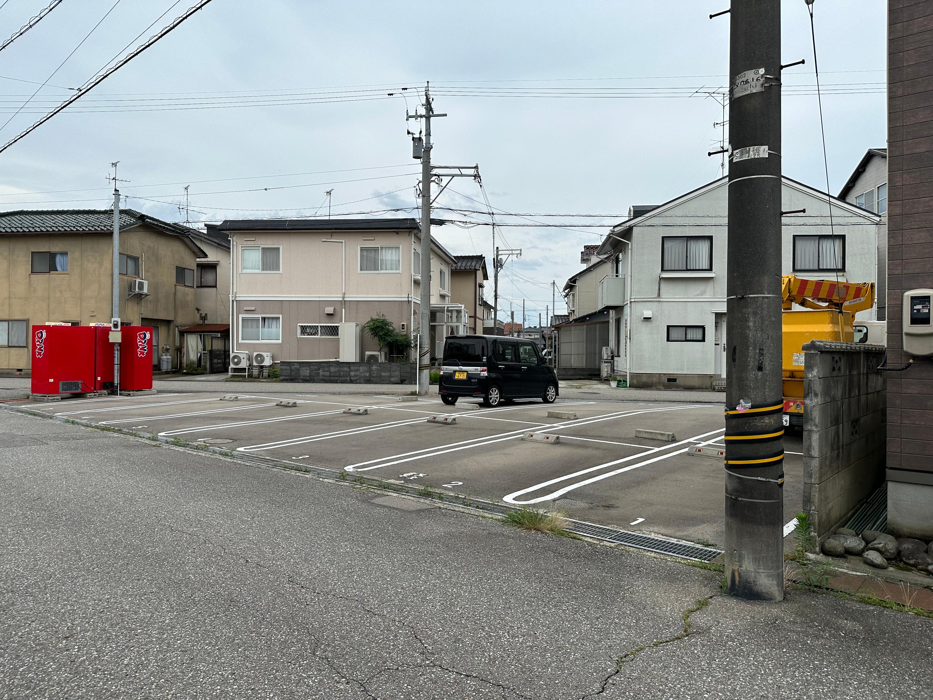 さんかくパーキングの外観・駐車場イメージ2枚目