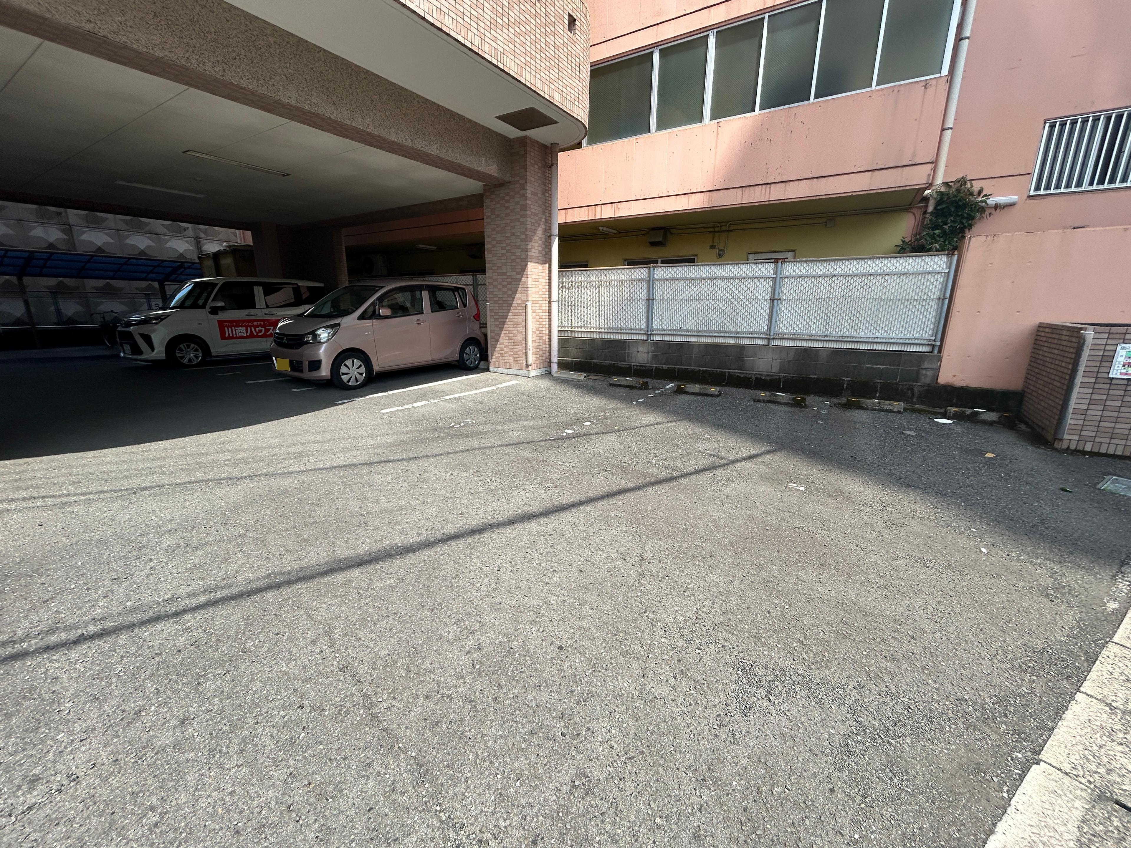 エトワールＴＭの外観・駐車場イメージ2枚目