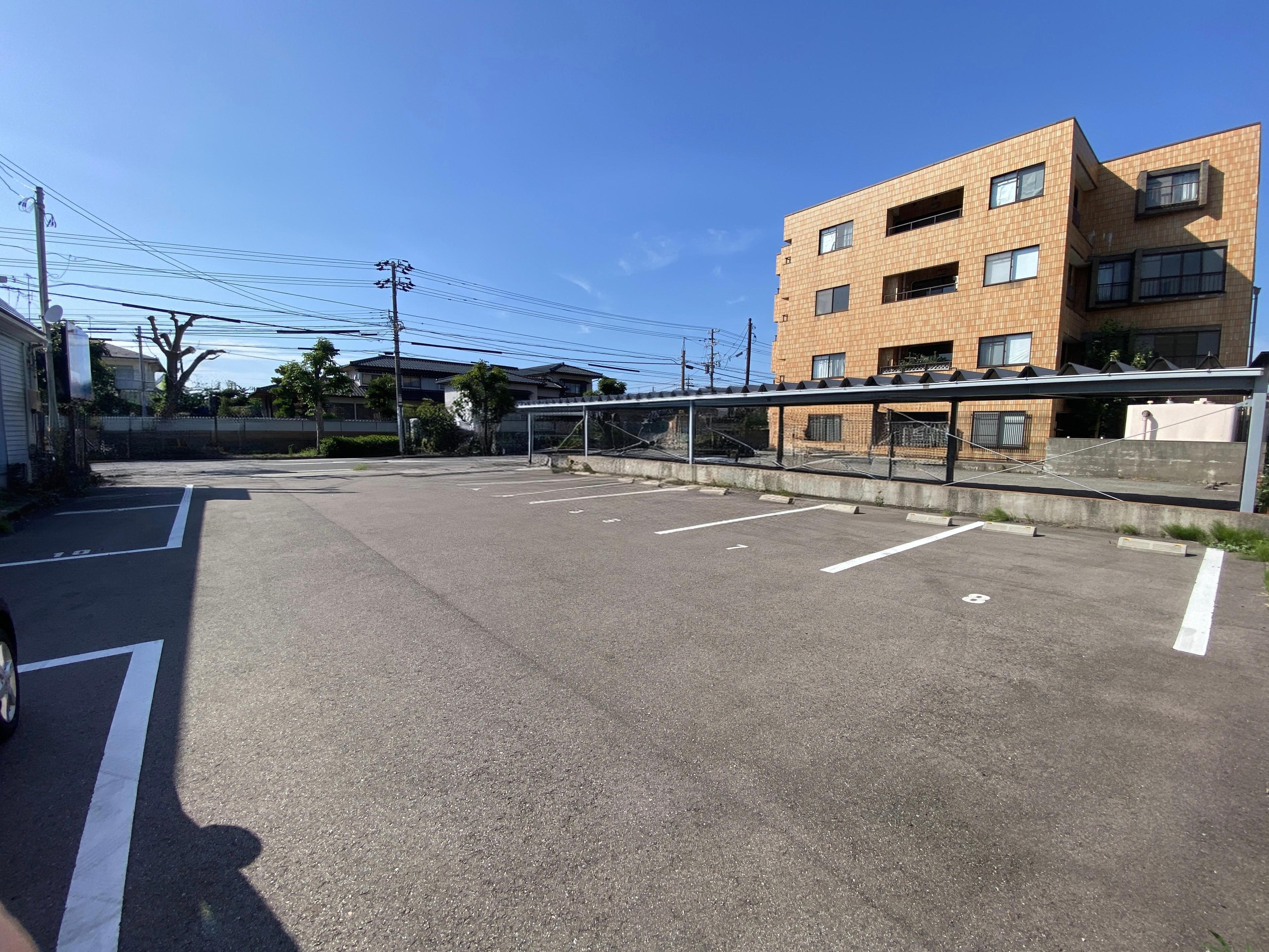 長坂３丁目Ｔパーキングの外観・駐車場イメージ2枚目