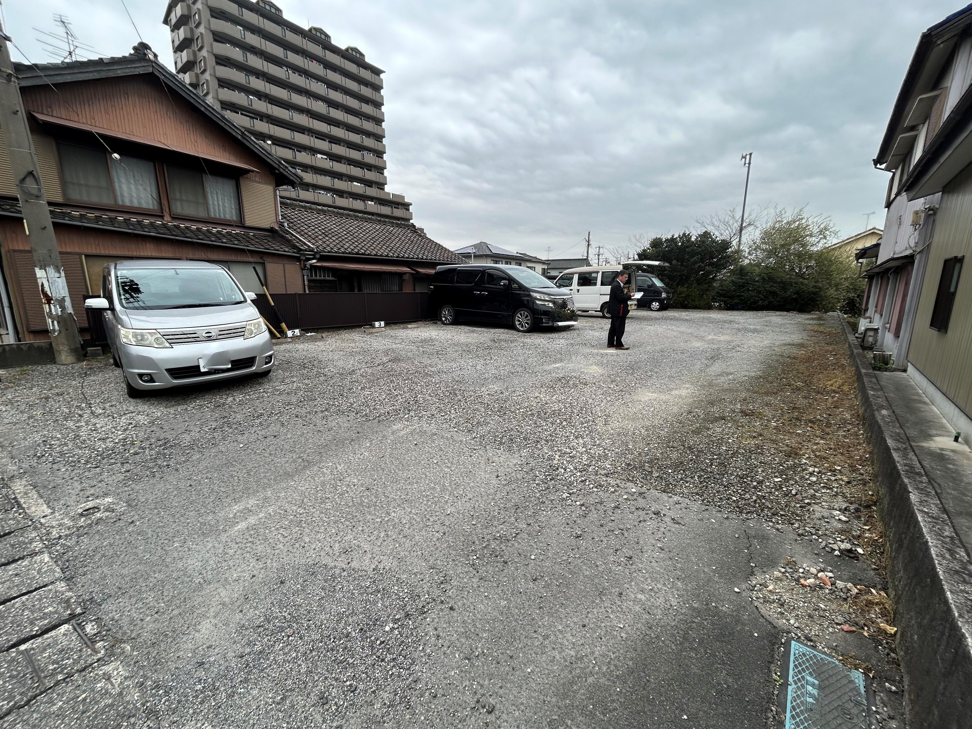 000137の外観・駐車場イメージ2枚目