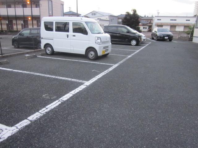 メディオ新津(30837)の外観・駐車場イメージ1枚目