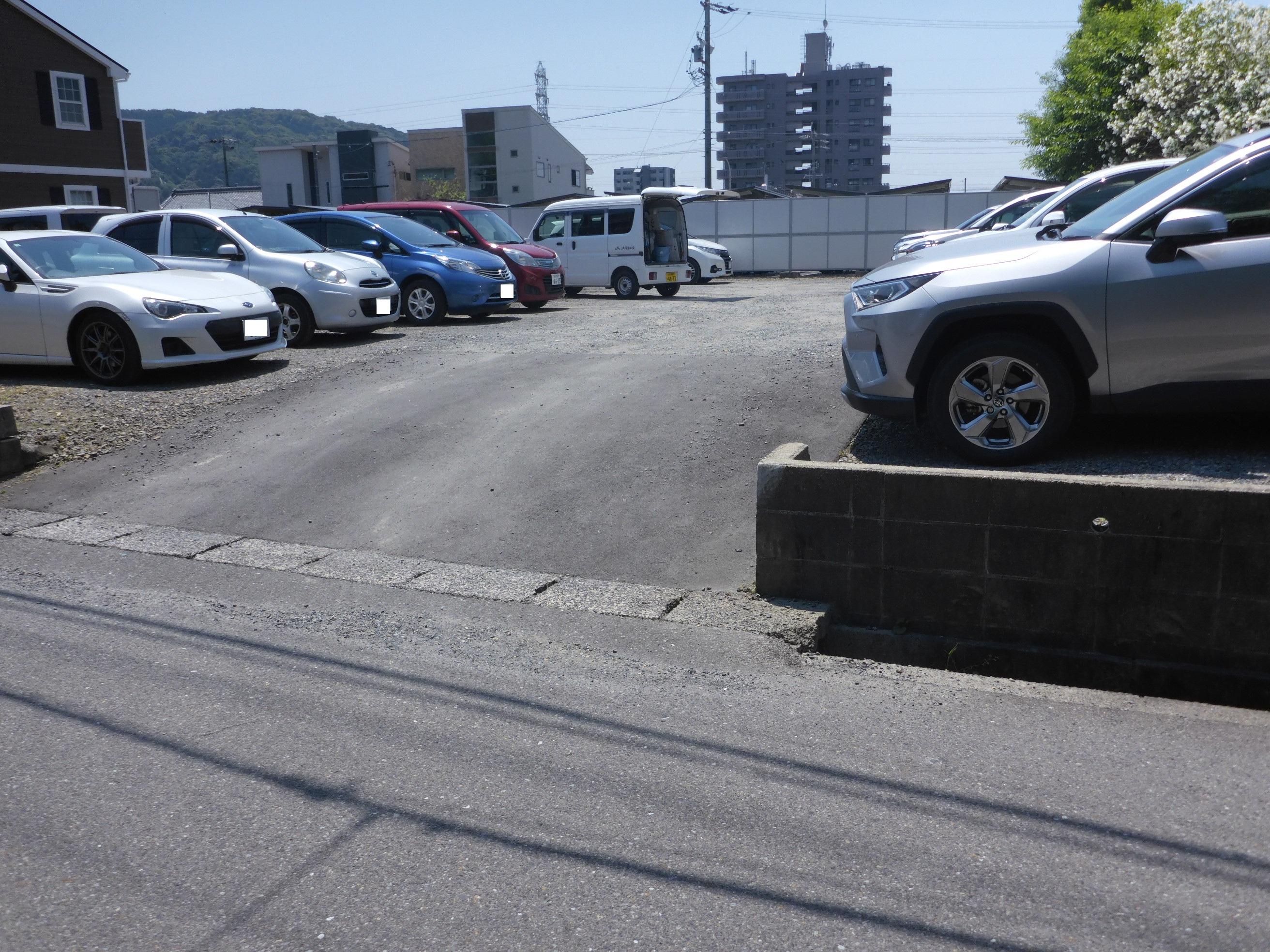 J-135の外観・駐車場イメージ1枚目