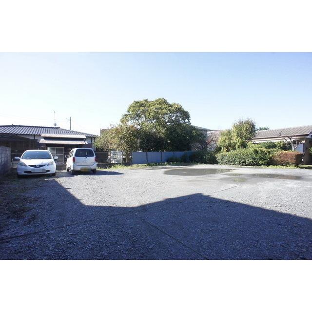 柳岡渡里パーキングの外観・駐車場イメージ2枚目
