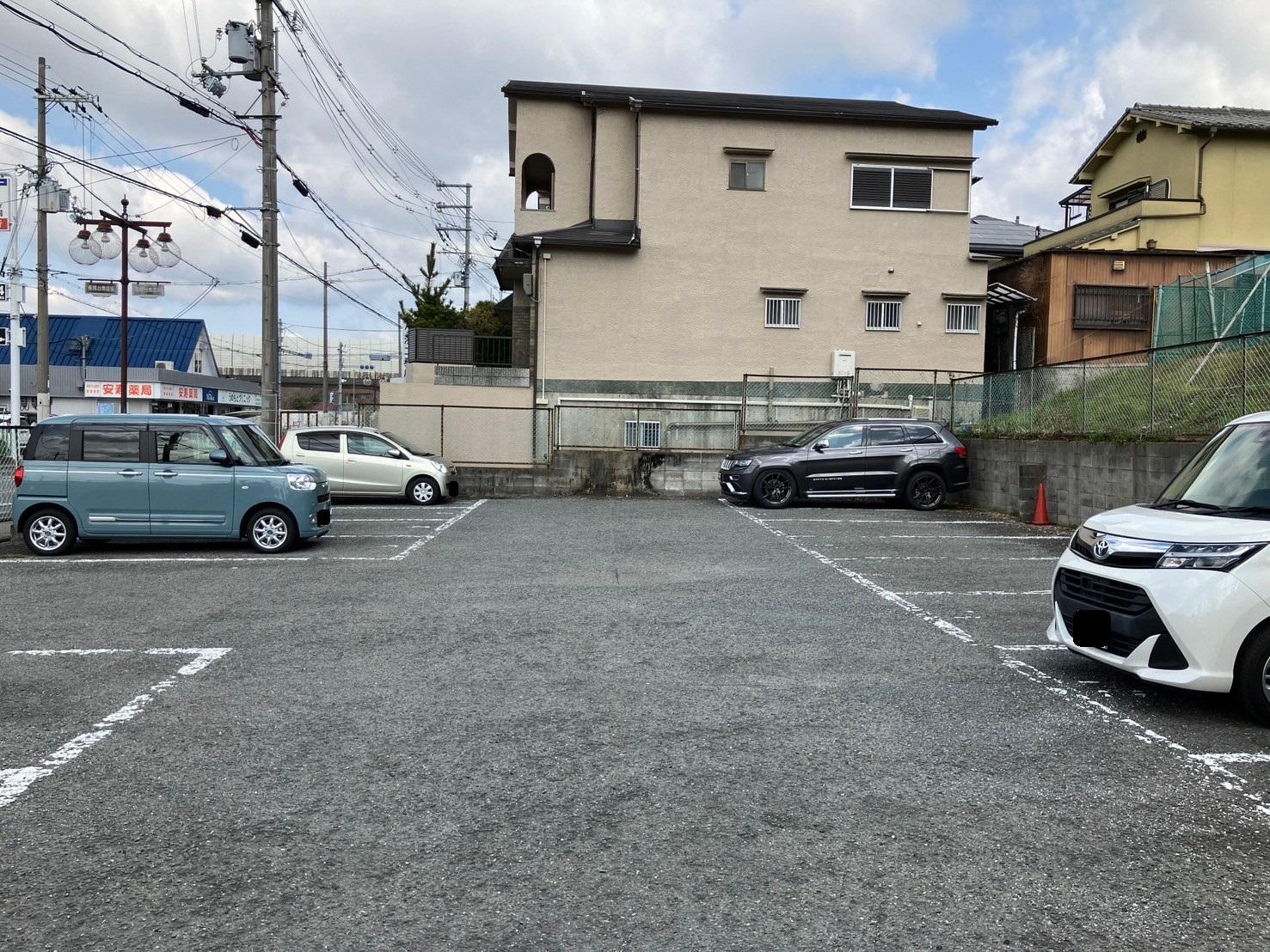 杉山手第二駐車場の外観・駐車場イメージ3枚目