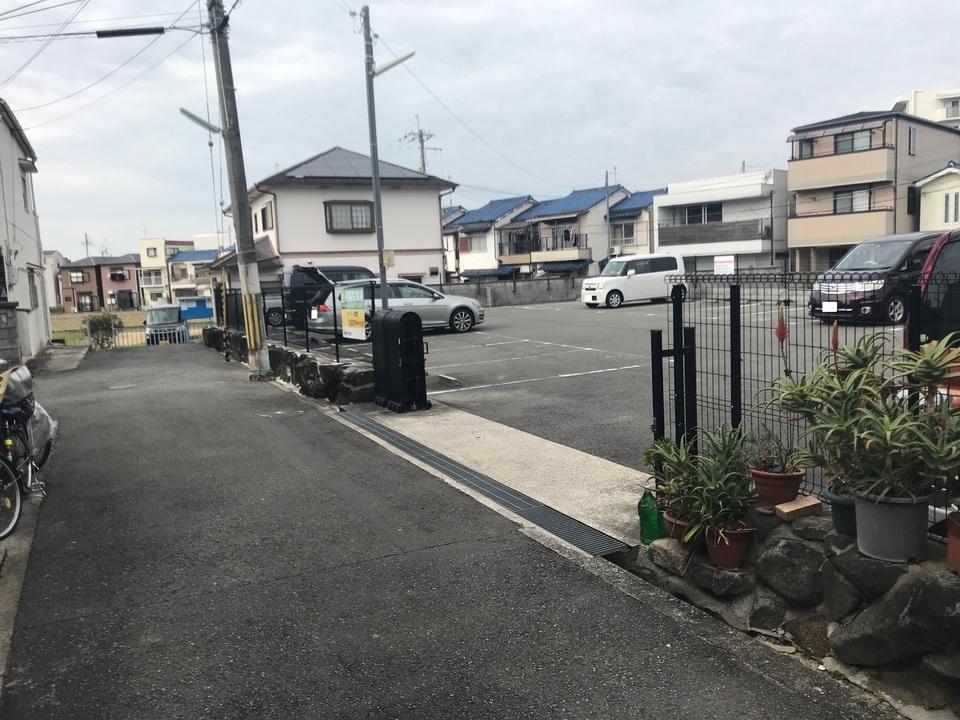 初芝の外観・駐車場イメージ1枚目