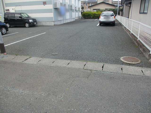 クレスト境田北(21551)の外観・駐車場イメージ1枚目