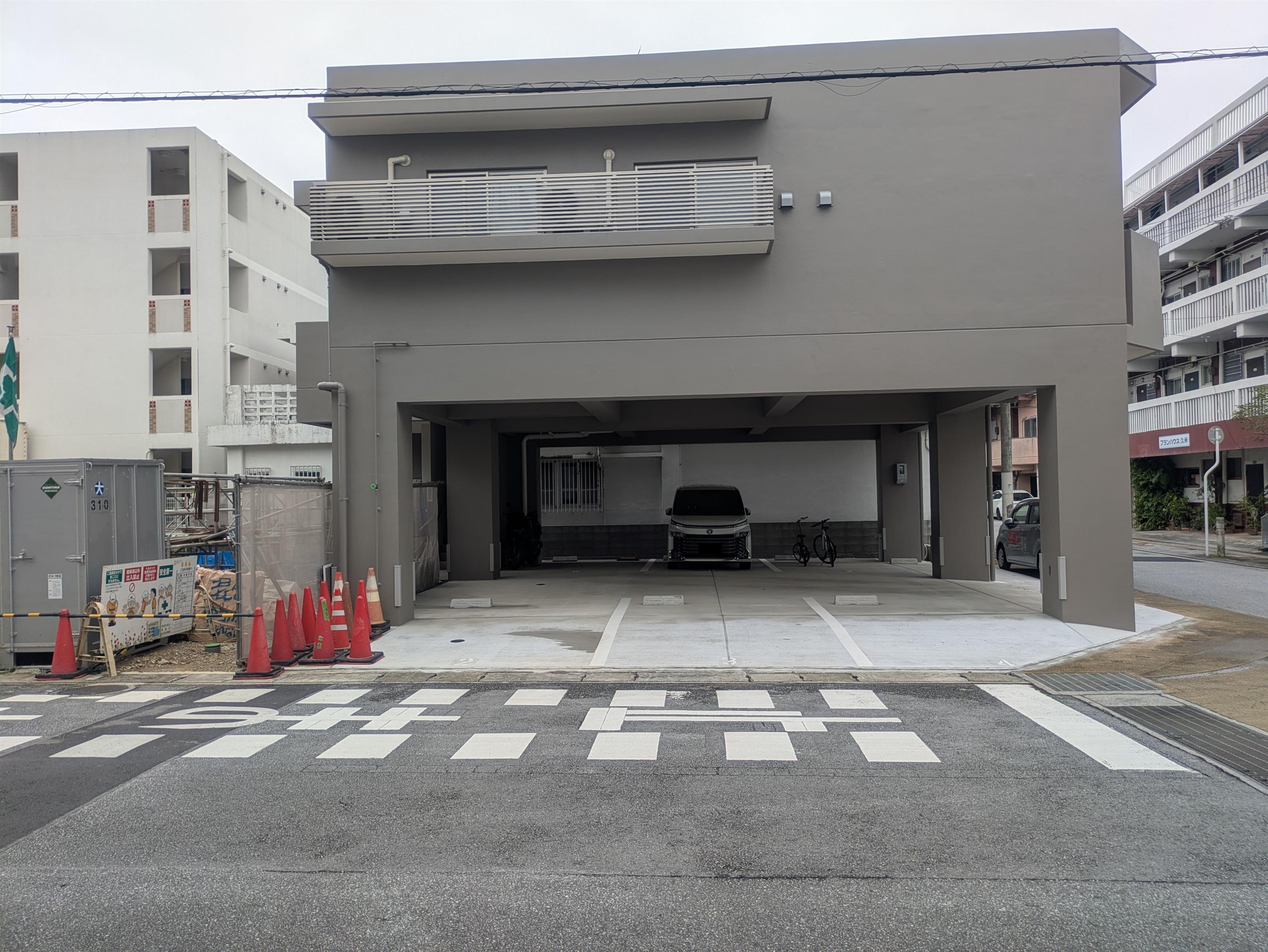73（ナミ）パーキングの外観・駐車場イメージ1枚目